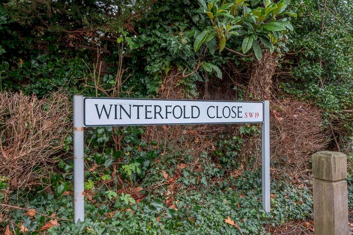 2 Bedroom Flat To Rent In Winterfold Close, Southfields, London SW19
