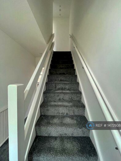 3 Bedroom Terraced House To Rent In Deer Hill Court, Holmfirth, HD9