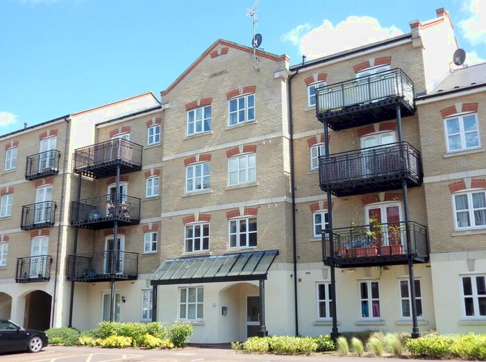 2 Bedroom Flat To Rent In Masters House, Aylesbury, Buckinghamshire, HP21