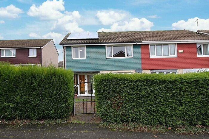 3 Bedroom Semi-Detached House For Sale In Brett Close, Rawmarsh, Rotherham, S62