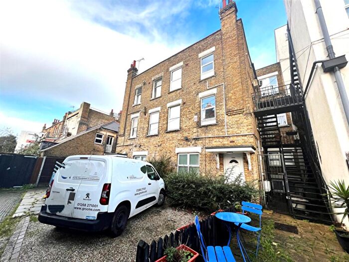 1 Bedroom Apartment To Rent In Station Road, Westcliff-On-Sea, SS0