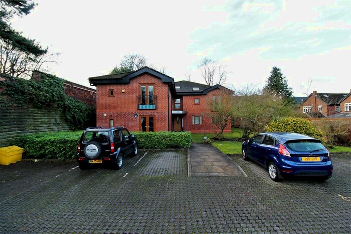 2 Bedroom Flat To Rent In House, Manchester Road, Heaton Chapel, Stockport, SK4