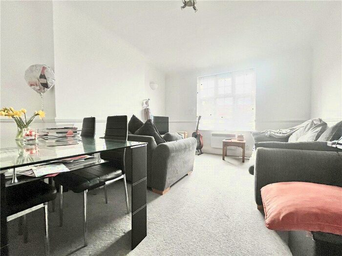 2 Bedroom Apartment To Rent In Birkenhead Avenue, Kingston Upon Thames, KT2