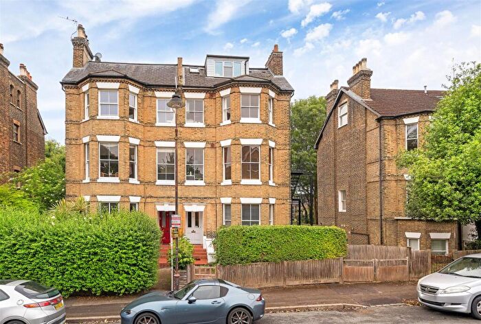 1 Bedroom Flat For Sale In Cintra Park, Crystal Palace, SE19