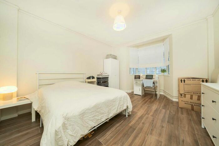 Studio To Rent In Woburn Place, London, WC1H