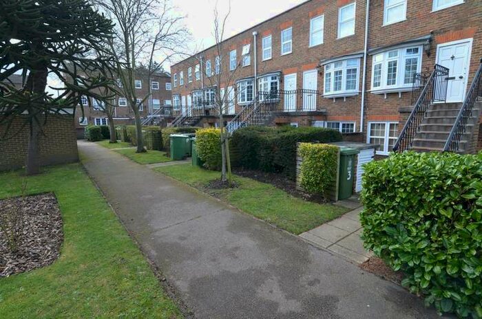 1 Bedroom House To Rent In Adams Square, Bexleyheath, DA6