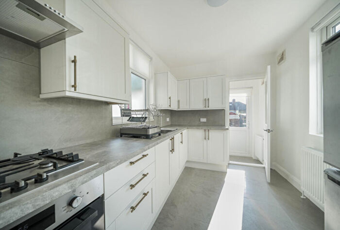 1 Bedroom Maisonette For Sale In St. Andrews Road, London, NW9