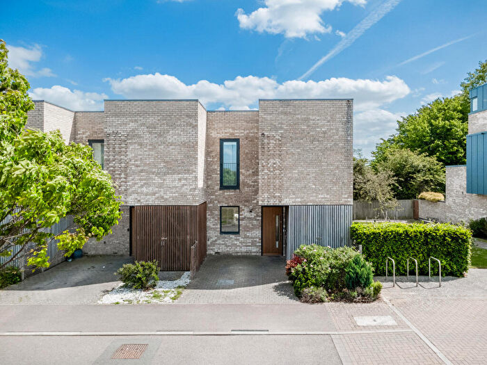 3 Bedroom Terraced House For Sale In Lapwing Avenue, Trumpington, CB2