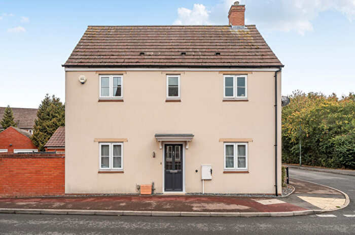 3 Bedroom Semi-Detached House For Sale In Starling Road, Walton Cardiff, Tewkesbury, GL20