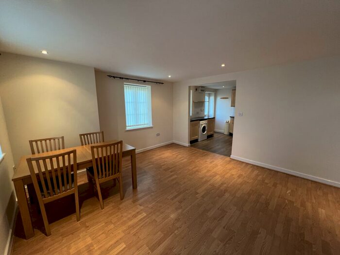2 Bedroom Flat To Rent In Chapel Court, Micklefield, Leeds, LS25