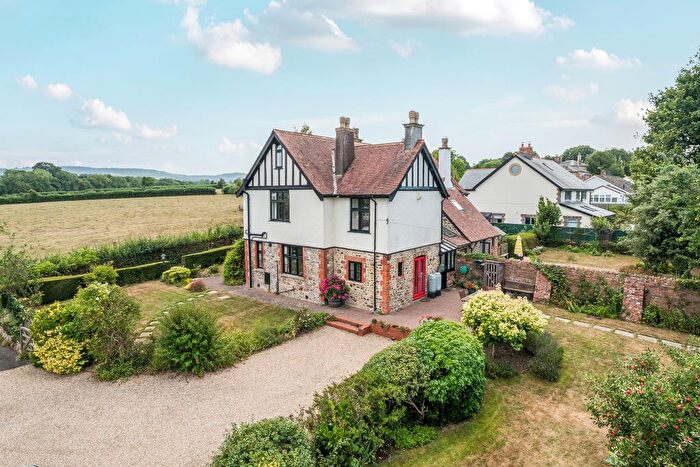6 Bedroom Semi-Detached House For Sale In Spearcey Lane, Trull, TA3