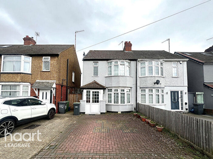 3 Bedroom Semi Detached House For Sale In Beechwood Road, Luton, LU4