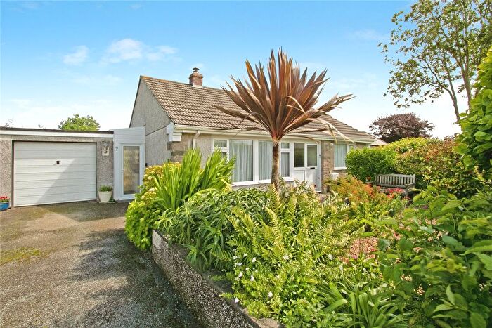 2 Bedroom Bungalow For Sale In Linley Close, Threemilestone, Truro, Cornwall, TR3