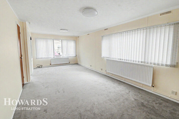 3 Bedroom Retirement Property For Sale In Woodrow Lane, Great Moulton, NR15
