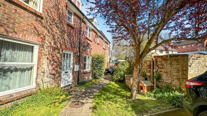 1 Bedroom Maisonette To Rent In Foundry Court, High Street, Fordington, Dorchester, Dorset, DT1