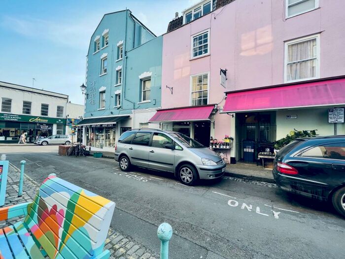 1 Bedroom Apartment To Rent In Waterloo Street, BS8