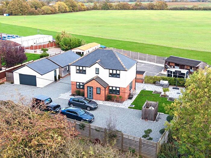 4 Bedroom Detached House For Sale In Murthering Lane, Navestock, RM4