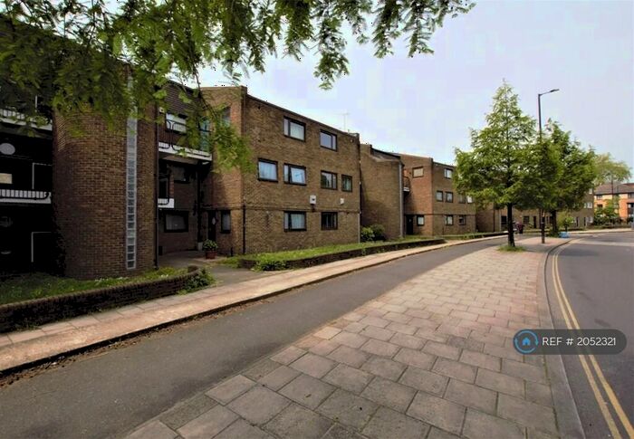 1 Bedroom Flat To Rent In Southwark Park Road, London, SE16