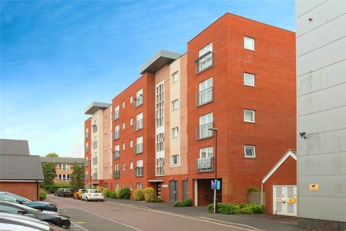 2 Bedroom Flat For Sale In Marquess Drive, Bletchley, Milton Keynes, Buckinghamshire, MK2