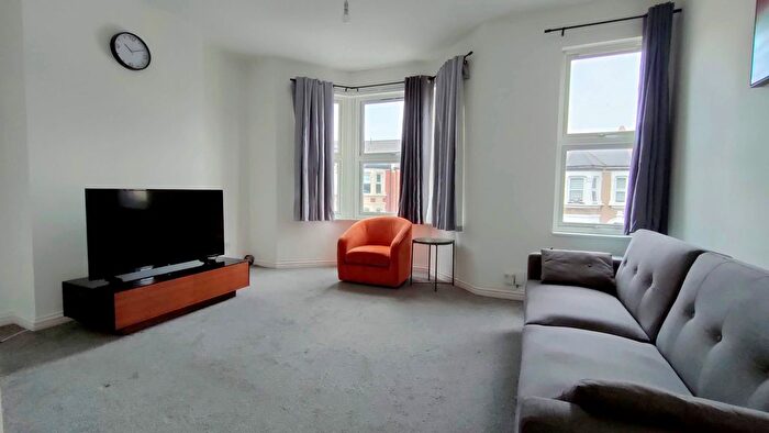 1 Bedroom Flat To Rent In Plumstead High Street, Plumstead, SE18