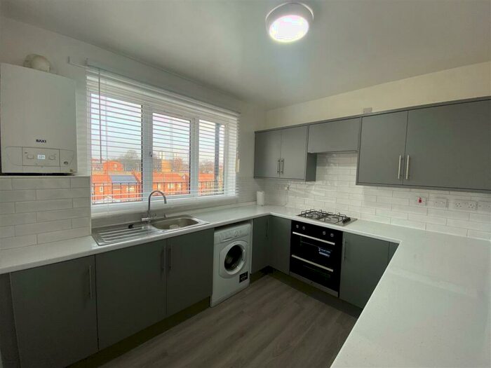 3 Bedroom Duplex To Rent In My Street, Salford, M5