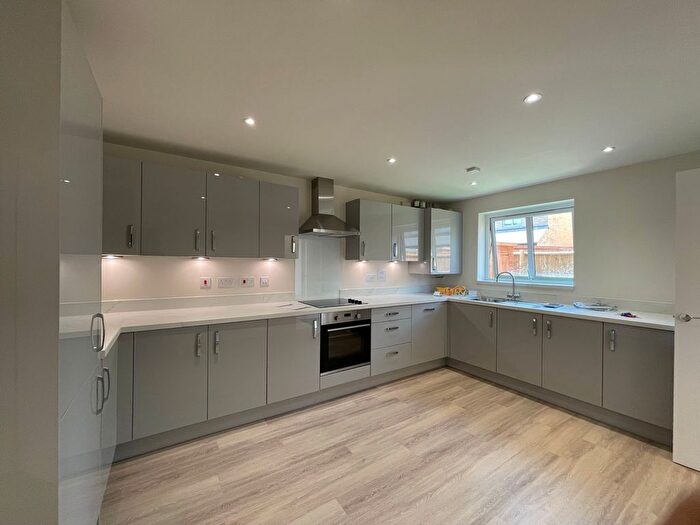 3 Bedroom Terraced House To Rent In Lawrence Weaver Road, Cambridge, CB3