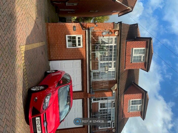 3 Bedroom Semi-Detached House To Rent In St Helens Rd, Hastings, TN34