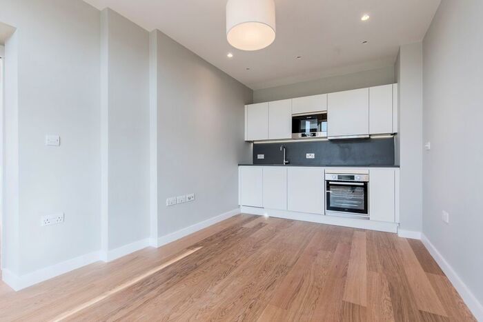 1 Bedroom Flat To Rent In Avonmore Road, London, W14