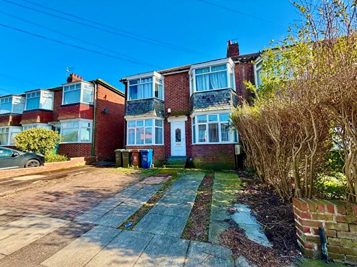2 Bedroom Flat For Sale In Angerton Gardens, Newcastle Upon Tyne, NE5