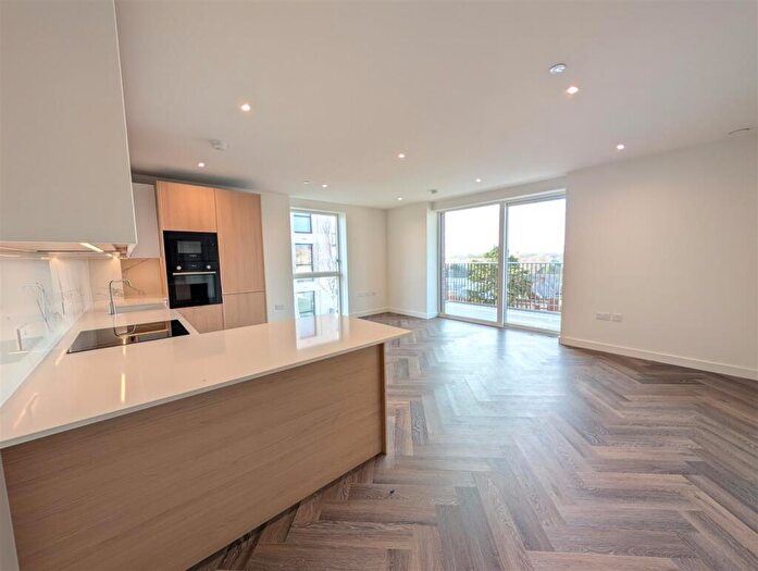 3 Bedroom Apartment To Rent In The Hyde, Hendon, NW9