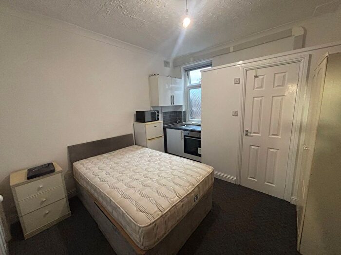 1 Bedroom Studio To Rent In Clay Lane, Coventry, CV2