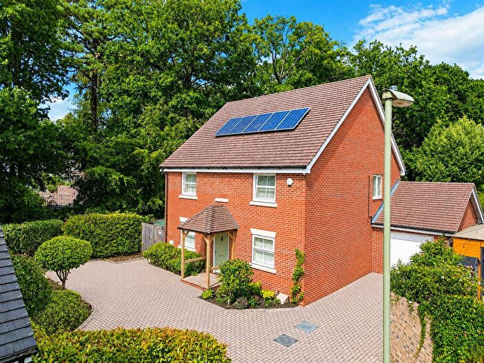 4 Bedroom Detached House For Sale In Grant Drive, Fleet, GU52
