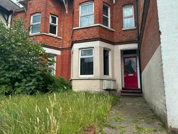 1 Bedroom Flat To Rent In York Road, Aldershot, GU11