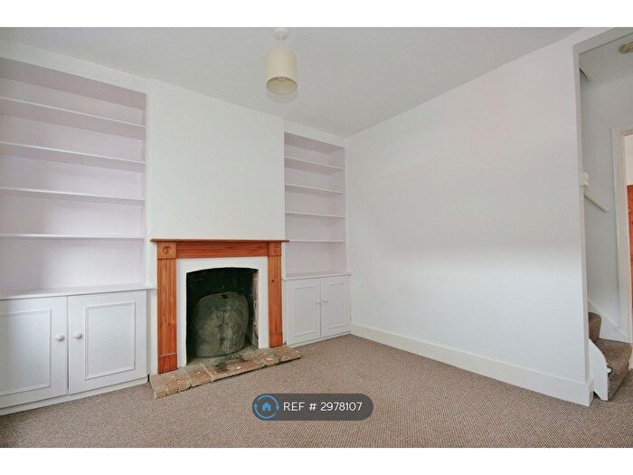 3 Bedroom Terraced House To Rent In Swansea Road, Reading, RG1