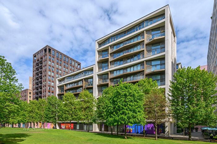 3 Bedroom Flat To Rent In Lewis Cubitt Walk, London, N1C