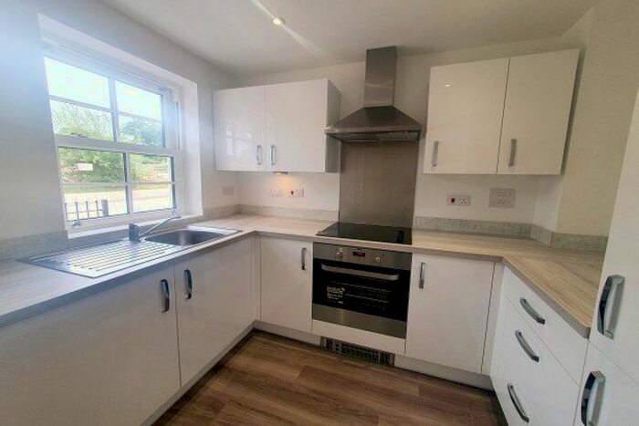 2 Bedroom Property To Rent In Plant Farm Crescent, Waterlooville, PO7