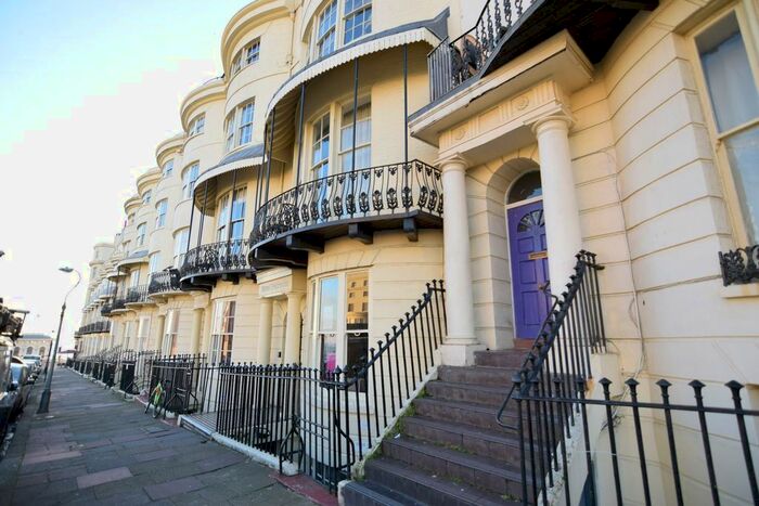 1 Bedroom Studio To Rent In Regency Square, Brighton, BN1