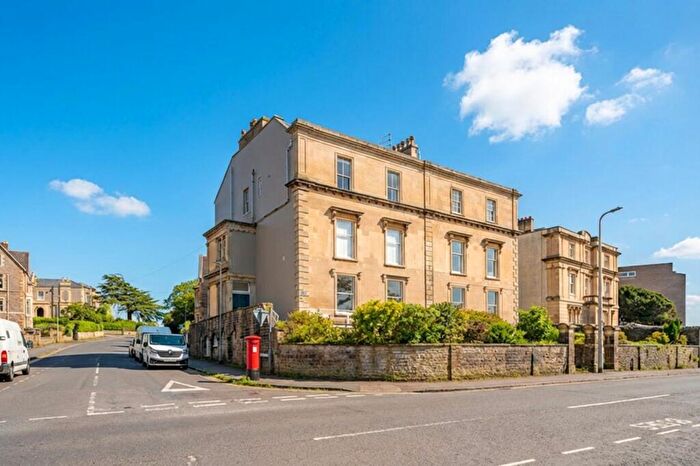 3 Bedroom Apartment For Sale In Elton Road, Clevedon, Somerset, BS21