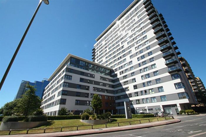 1 Bedroom Apartment To Rent In Skyline Plaza, Basingstoke, Hampshire, RG21