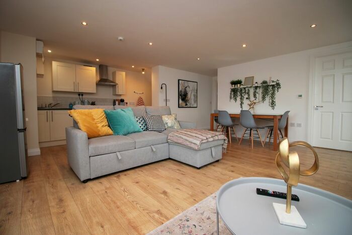 1 Bedroom Flat To Rent In Bath Easton, High St, Batheaston, Bath, BA1