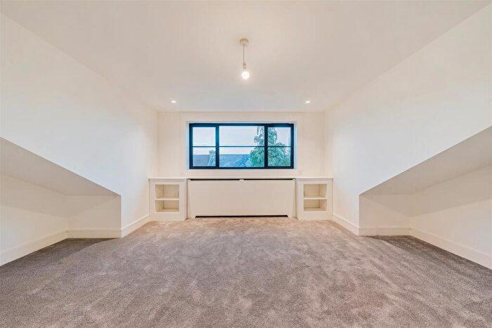 3 Bedroom End Of Terrace House For Sale In Cambridge Road, London, SE20