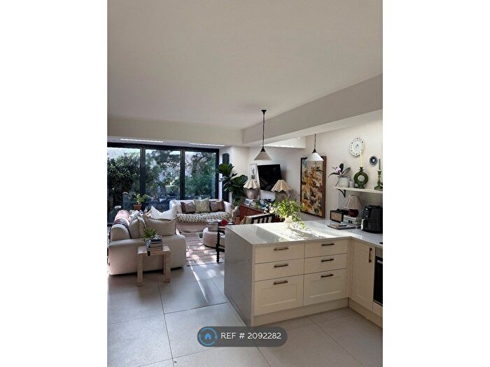 2 Bedroom Flat To Rent In Elliott Road, London, W4