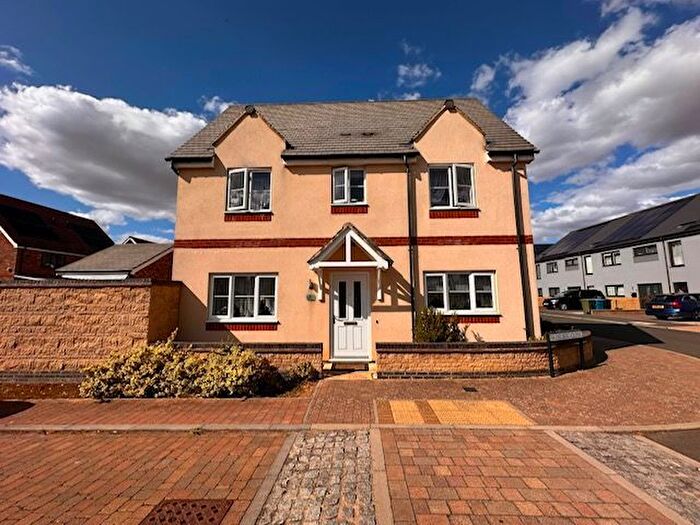 3 Bedroom Semi-Detached House To Rent In Woburn Close, Corby, NN17