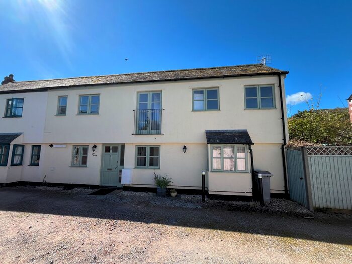 2 Bedroom Cottage To Rent In High Street, Minehead, TA24