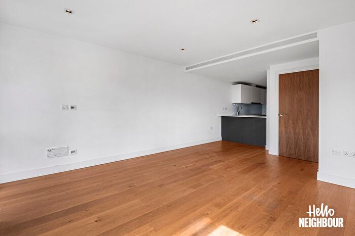 2 Bedroom Flat To Rent In Belvedere House, Kew Bridge Road, Brentford, TW8