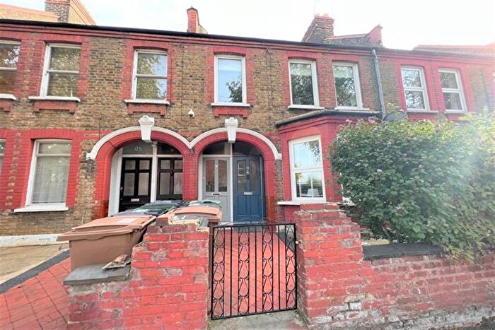 1 Bedroom Flat To Rent In Morieux Road, London, E10