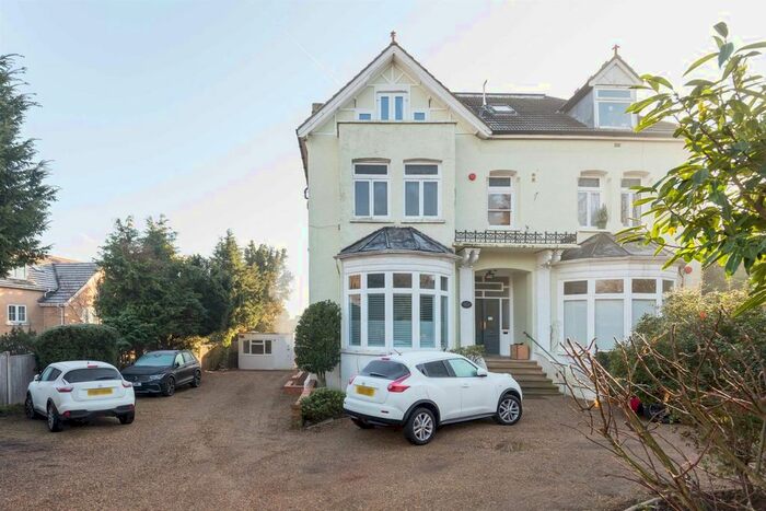 1 Bedroom Detached Bungalow To Rent In Rowantree Road, Enfield, EN2