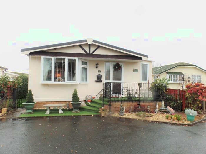 Houses for sale & to rent in TF2 8RB, Hyde Close, Muxton Telford