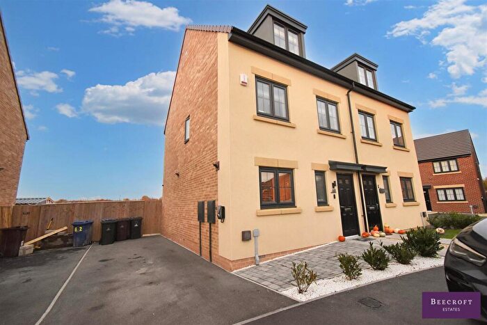 3 Bedroom Semi Detached House For Sale In Bluebell Way, Thurnscoe, S63