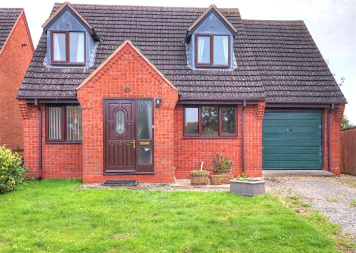 3 Bedroom Detached House To Rent In The Sett, Oxhill, CV35
